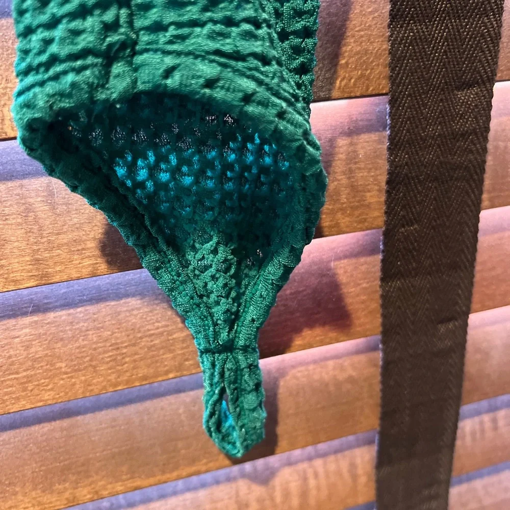 Textured Green Cutout Bodysuit w/thumb holes - Picture 9 of 13